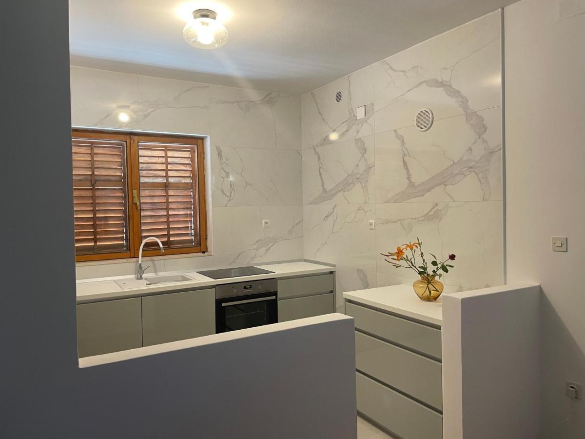 Six Bedroom Holiday Home Matea โพลเช ภายนอก รูปภาพ