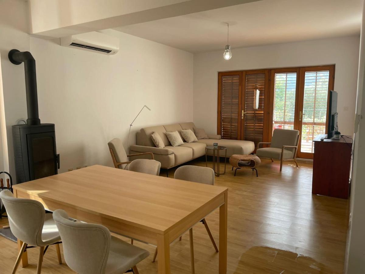 Six Bedroom Holiday Home Matea โพลเช ภายนอก รูปภาพ