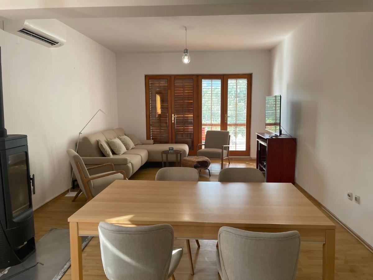Six Bedroom Holiday Home Matea โพลเช ภายนอก รูปภาพ