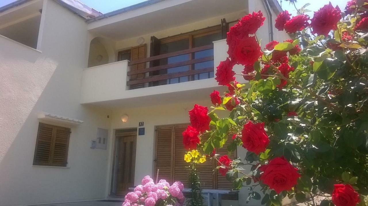 Six Bedroom Holiday Home Matea โพลเช ภายนอก รูปภาพ